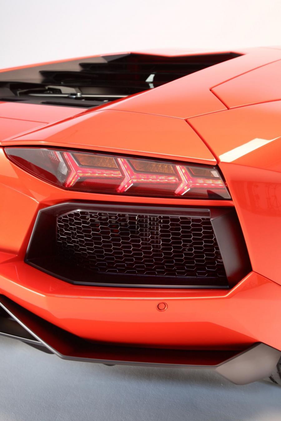  Lamborghini Aventador LP700-4 2011 года  (фото 191 из 204)